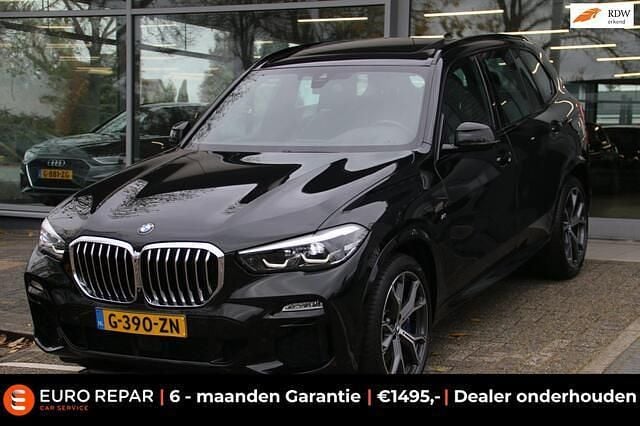 Zwart (metallic) Gebruikt 2020 BMW X5 Executive SUV | € 48.995 (Super prijs) - Afbeelding 1/4