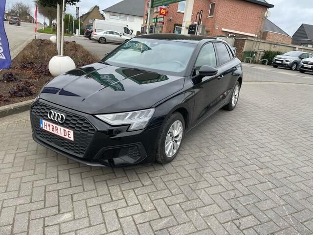Zwart Gebruikt 2023 Audi A3 Basis Hatchback | € 28.900 (Super prijs) - Afbeelding 1/4