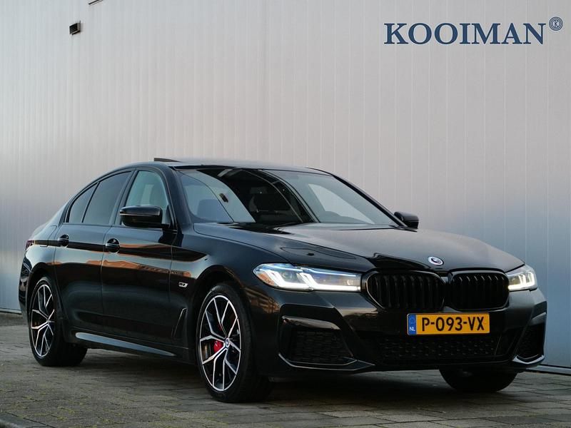 Zwart Occasion 2022 BMW 520 Sedan | € 37.950 (Eerlijke prijs) - Afbeelding 1/4