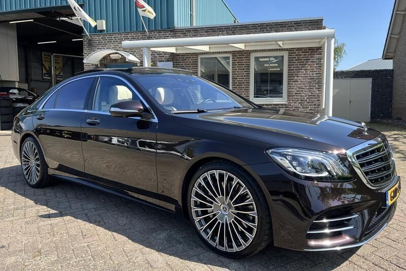 Zwart Gebruikt 2020 Mercedes S560 AMG line Sedan | € 67.950 - Afbeelding 1/4