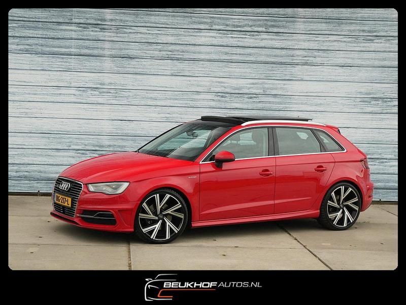 Occasion Audi A3 Sportback e-tron 2015 Rood Hatchback