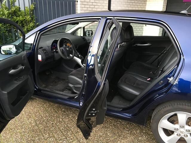 Occasion Toyota Auris Executive 99 PK (72 kW) 2010 Blauw Hatchback