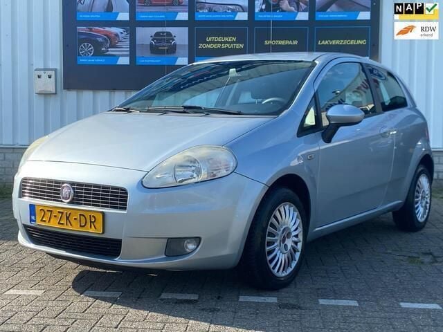 Grijs Gebruikt 2008 Fiat Grande Punto Dynamic Hatchback | € 1.800 (Eerlijke prijs) - Afbeelding 1/4
