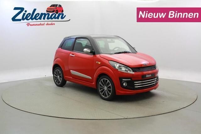 Rood, metallic lak Gebruikt 2018 Ligier JS50 Hatchback | € 10.845 (Eerlijke prijs) - Afbeelding 1/4