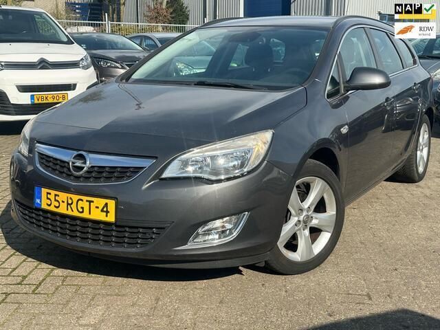 Grijs Occasion 2011 Opel Astra Edition Stationwagen | € 2.950 (Goede deal) - Afbeelding 1/4