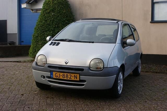 Grijs Gebruikt 2002 Renault Twingo Hatchback | € 950 (Goede deal) - Afbeelding 1/4