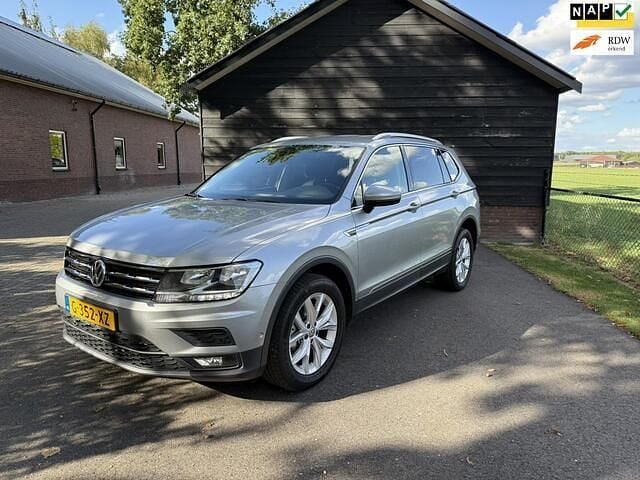 Grijs Gebruikt 2020 VW Tiguan Allspace Comfortline SUV | € 17.950 (Super prijs) - Afbeelding 1/4