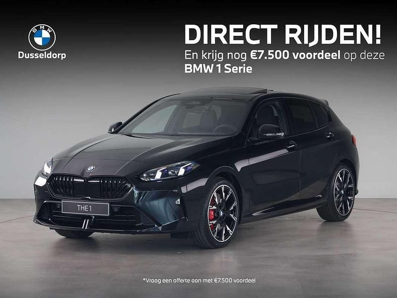 Zwart Nieuw 2025 BMW 120 M Sport Hatchback | € 54.895 (Eerlijke prijs) - Afbeelding 1/4