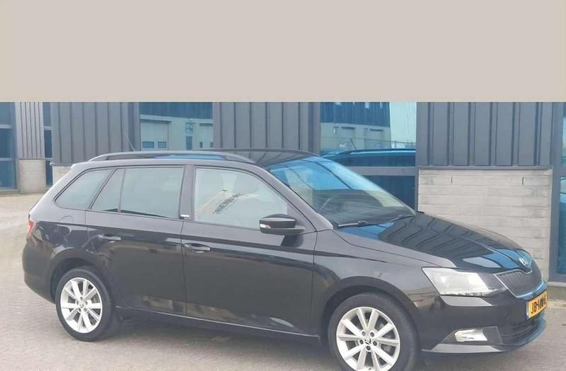 Zwart Occasion 2016 Skoda Fabia Joy Stationwagen | € 8.000 (Eerlijke prijs) - Afbeelding 1/4