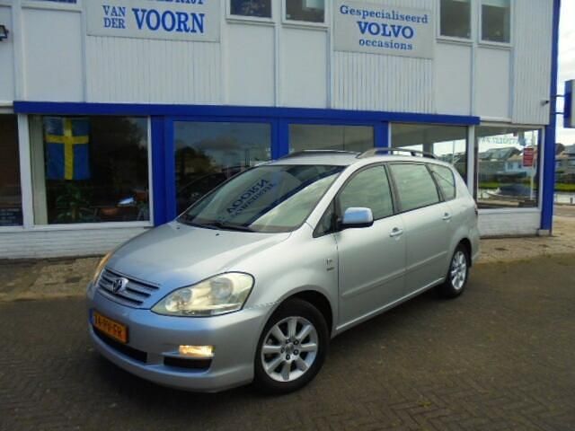 Grijs Gebruikt 2005 Toyota Avensis Verso Sol MPV | € 7.900 - Afbeelding 1/4