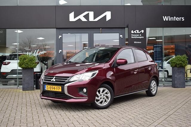 Rood Gebruikt 2023 Mitsubishi Space Star Hatchback | € 15.245 (Duur) - Afbeelding 1/4