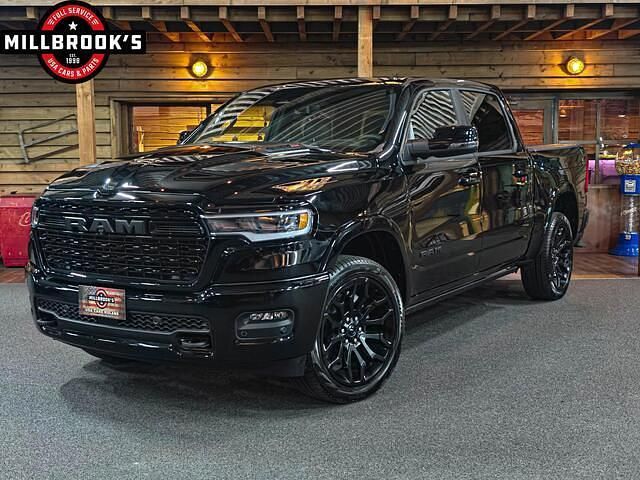 Zwart Nieuw 2024 Dodge Ram Limited Pickup | € 89.950 (Eerlijke prijs) - Afbeelding 1/4