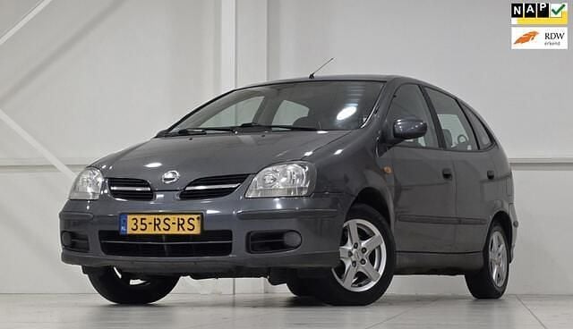 Grijs Gebruikt 2005 Nissan Almera Tino Visia MPV | € 1.744 (Eerlijke prijs) - Afbeelding 1/3