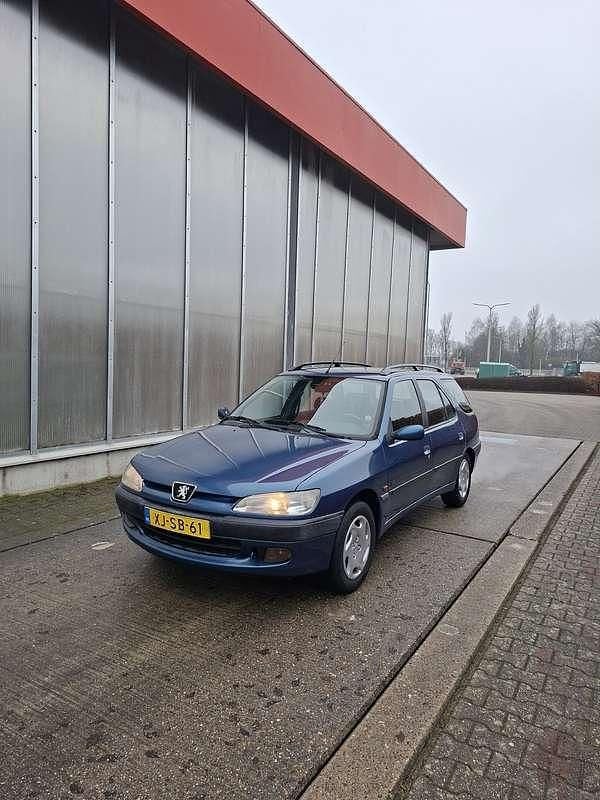 Blauw Occasion 1999 Peugeot 306 Stationwagen | € 500 (Eerlijke prijs) - Afbeelding 1/4
