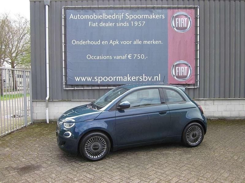 Groen (metallic) Occasion 2021 Fiat 500e Icon Hatchback | € 16.950 (Super prijs) - Afbeelding 1/4
