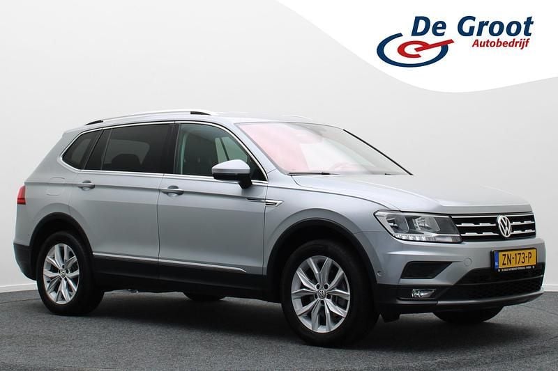Grijs Gebruikt 2019 VW Tiguan Comfortline SUV | € 26.950 (Goede deal) - Afbeelding 1/4
