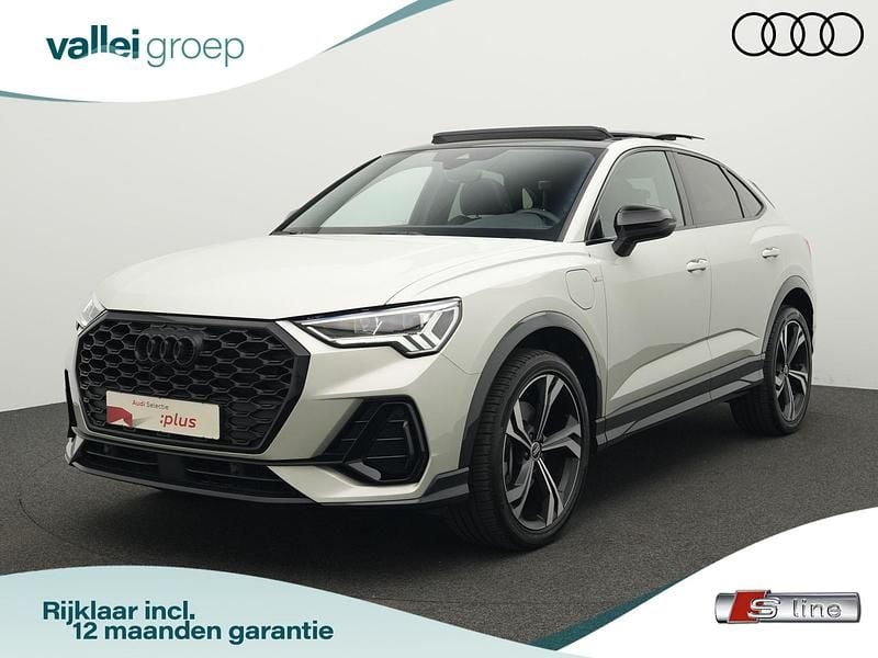 Zilver Gebruikt 2022 Audi Q3 Sportback S-Line SUV | € 48.900 (Iets duurder) - Afbeelding 1/4