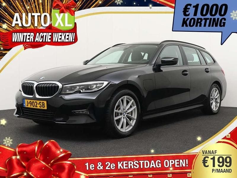 Zwart Occasion 2020 BMW 330e Basis Stationwagen | € 25.940 (Goede deal) - Afbeelding 1/4
