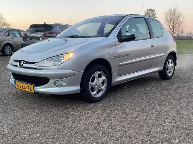 Occasion Peugeot 206 Quiksilver 75 PK (55 kW) 2003 Grijs Hatchback