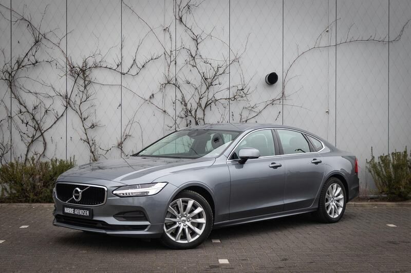 Grijs Gebruikt 2019 Volvo S90 Momentum Sedan | € 28.399 (Eerlijke prijs) - Afbeelding 1/4