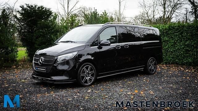 Occasion Mercedes V300 Avantgarde Edition 237 PK (174 kW) 2024 Zwart (metallic) MPV