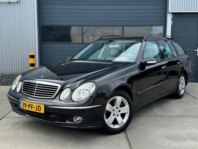Zwart Gebruikt 2004 Mercedes 320 Avantgarde Stationwagen | € 4.899 (Eerlijke prijs) - Afbeelding 1/4