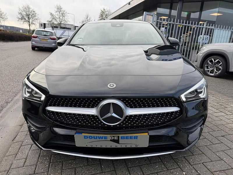 Occasion Mercedes CLA200 AMG Line Premium 165 PK (121 kW) 2022 Zwart (metallic) Sedan