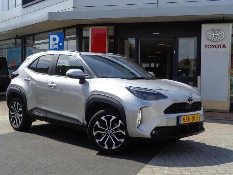 Grijs Gebruikt 2022 Toyota Yaris Cross Limited SUV | € 26.450 (Eerlijke prijs) - Afbeelding 1/4