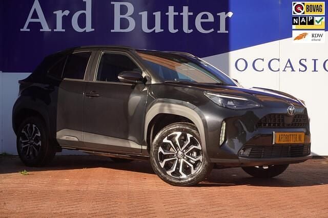 Zwart Nieuw 2025 Toyota Yaris Cross Comfort SUV | € 31.999 (Super prijs) - Afbeelding 1/4