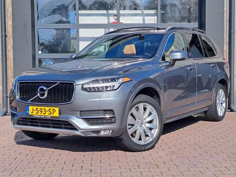 Grijs Gebruikt 2018 Volvo XC90 Momentum SUV | € 32.950 - Afbeelding 1/4