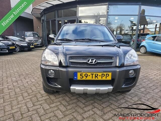 Zwart Occasion 2007 Hyundai Tucson Dynamiq SUV | € 2.650 (Goede deal) - Afbeelding 1/4