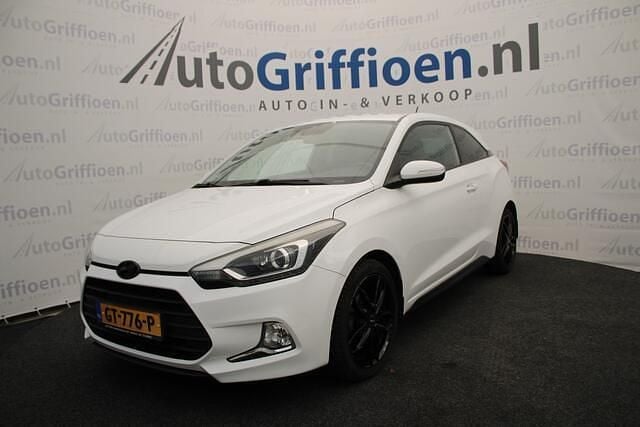 Wit Gebruikt 2015 Hyundai i20 Comfort Coupé | € 6.990 (Eerlijke prijs) - Afbeelding 1/4