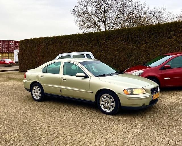 Occasion Volvo S60 140 PK (102 kW) 2005 Beige Sedan