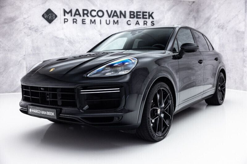 Zwart Gebruikt 2019 Porsche Cayenne Turbo SUV | € 87.850 (Eerlijke prijs) - Afbeelding 1/4