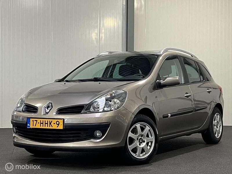 Beige Occasion 2008 Renault Clio GrandTour Dynamique Stationwagen | € 6.445 (Iets duurder) - Afbeelding 1/3