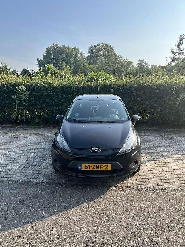 Zwart Gebruikt 2013 Ford Fiesta Hatchback | € 6.300 (Goede deal) - Afbeelding 1/4