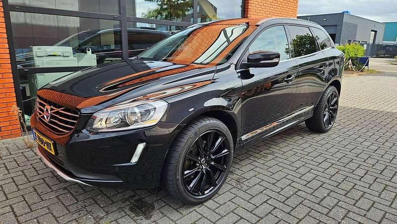 Zwart Gebruikt 2015 Volvo XC60 R-Design SUV | € 21.300 (Goede deal) - Afbeelding 1/4