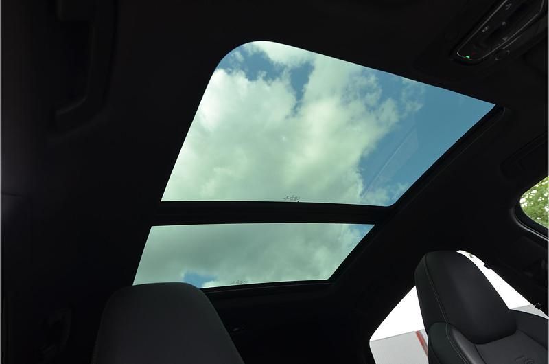 Occasion Audi e-tron S-Line 230 kW (313 PK) 2021 Beige SUV