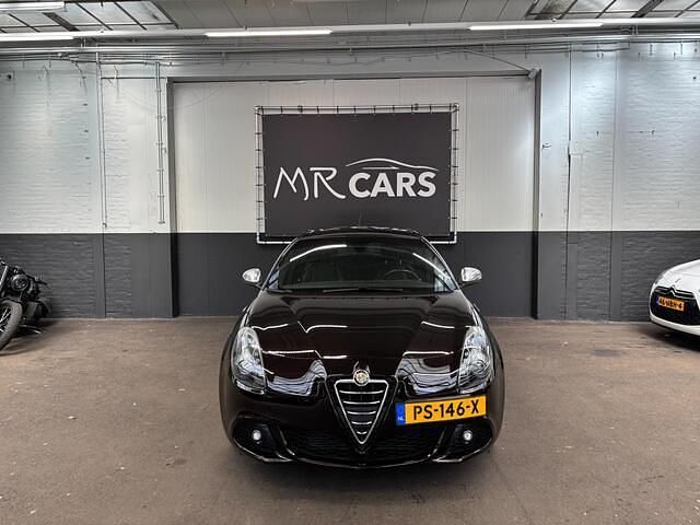 Zwart Gebruikt 2013 Alfa Romeo Giulietta Distinctive Hatchback | € 5.750 (Goede deal) - Afbeelding 1/4