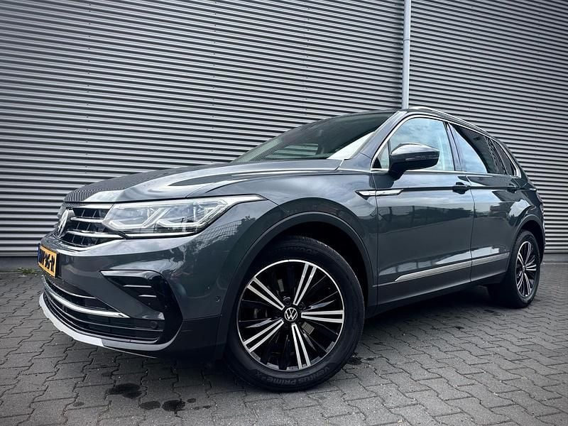 Blauw Gebruikt 2020 VW Tiguan SUV | € 29.950 (Goede deal) - Afbeelding 1/4