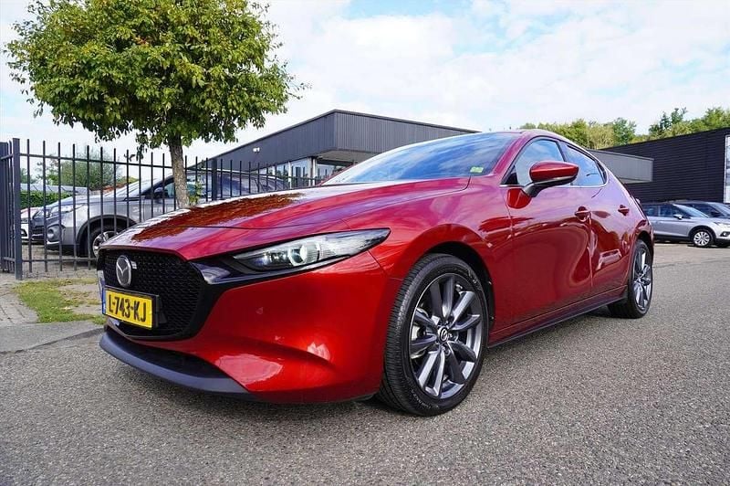 Rood Gebruikt 2021 Mazda 3 Sportive Hatchback | € 21.445 - Afbeelding 1/4