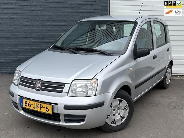 Grijs Gebruikt 2009 Fiat Panda Hatchback | € 3.699 (Iets duurder) - Afbeelding 1/4