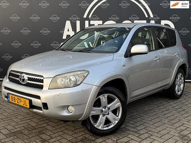 Grijs Occasion 2007 Toyota RAV4 Executive SUV | € 4.249 (Eerlijke prijs) - Afbeelding 1/4
