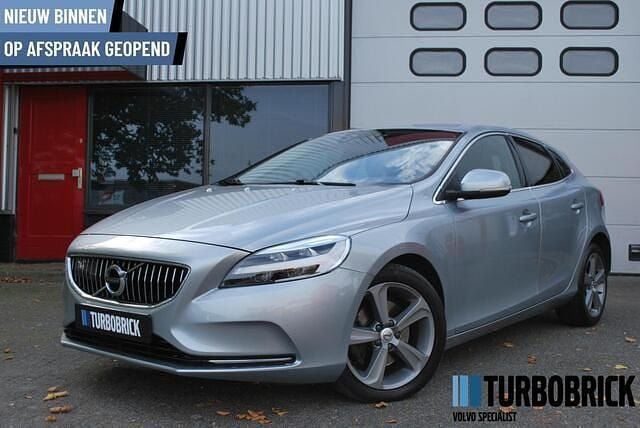 Zilver Gebruikt 2017 Volvo V40 Inscription Stationwagen | € 13.995 (Eerlijke prijs) - Afbeelding 1/4