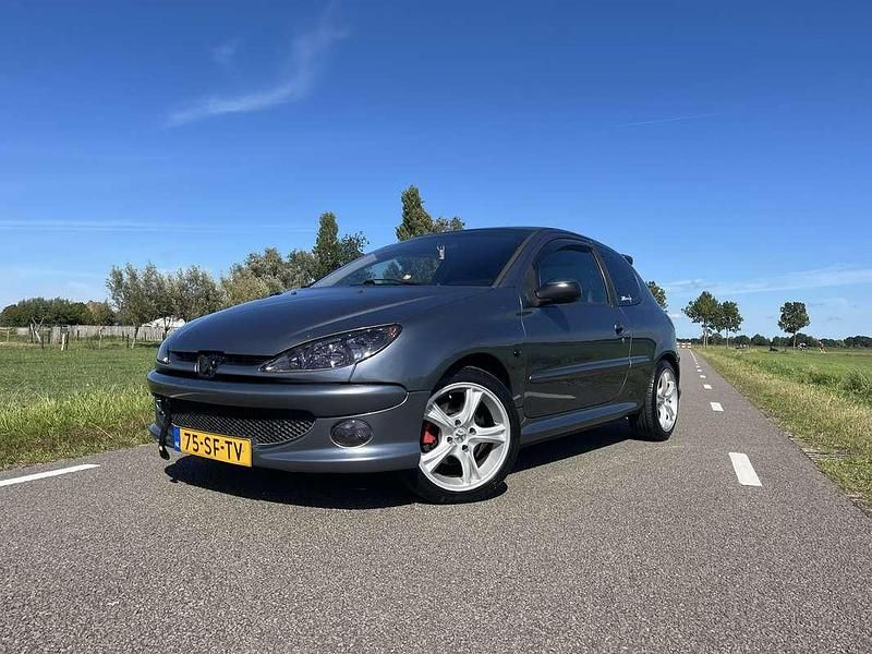 Grijs Gebruikt 2006 Peugeot 206 Hatchback | € 2.850 - Afbeelding 1/4