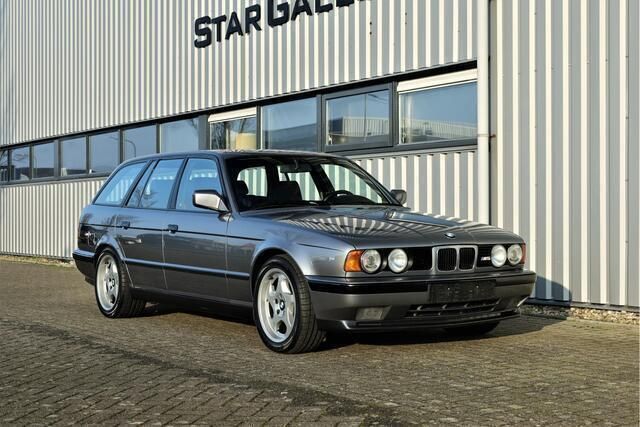 Grijs Gebruikt 1993 BMW M5 Shadowline Stationwagen | € 65.000 - Afbeelding 1/4