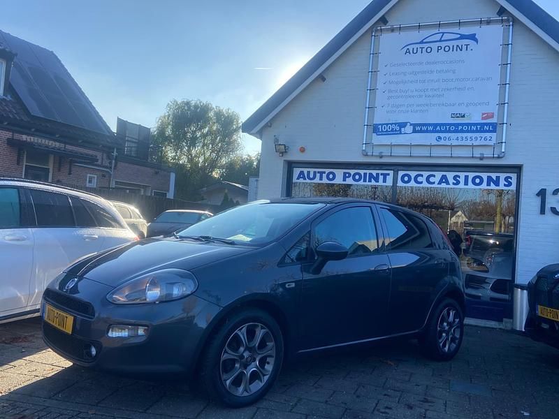 Grijs Gebruikt 2018 Fiat Punto Hatchback | € 5.899 (Eerlijke prijs) - Afbeelding 1/4