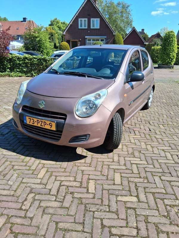 Brons Gebruikt 2011 Suzuki Alto Comfort+ Hatchback | € 2.500 (Goede deal) - Afbeelding 1/4
