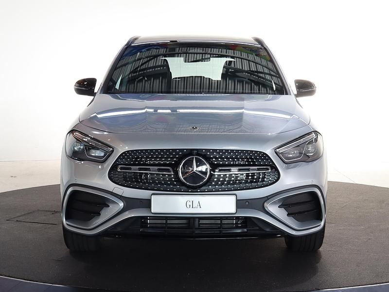 Occasion Mercedes GLA250 Business 163 PK (119 kW) 2025 Zilver SUV
