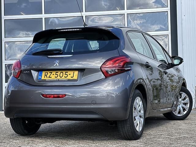 Grijs Gebruikt 2018 Peugeot 208 Hatchback | € 6.999 (Eerlijke prijs) - Afbeelding 1/4